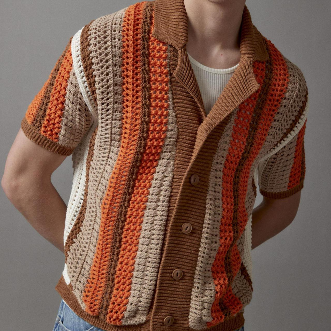 Short-sleeve knitted sweater